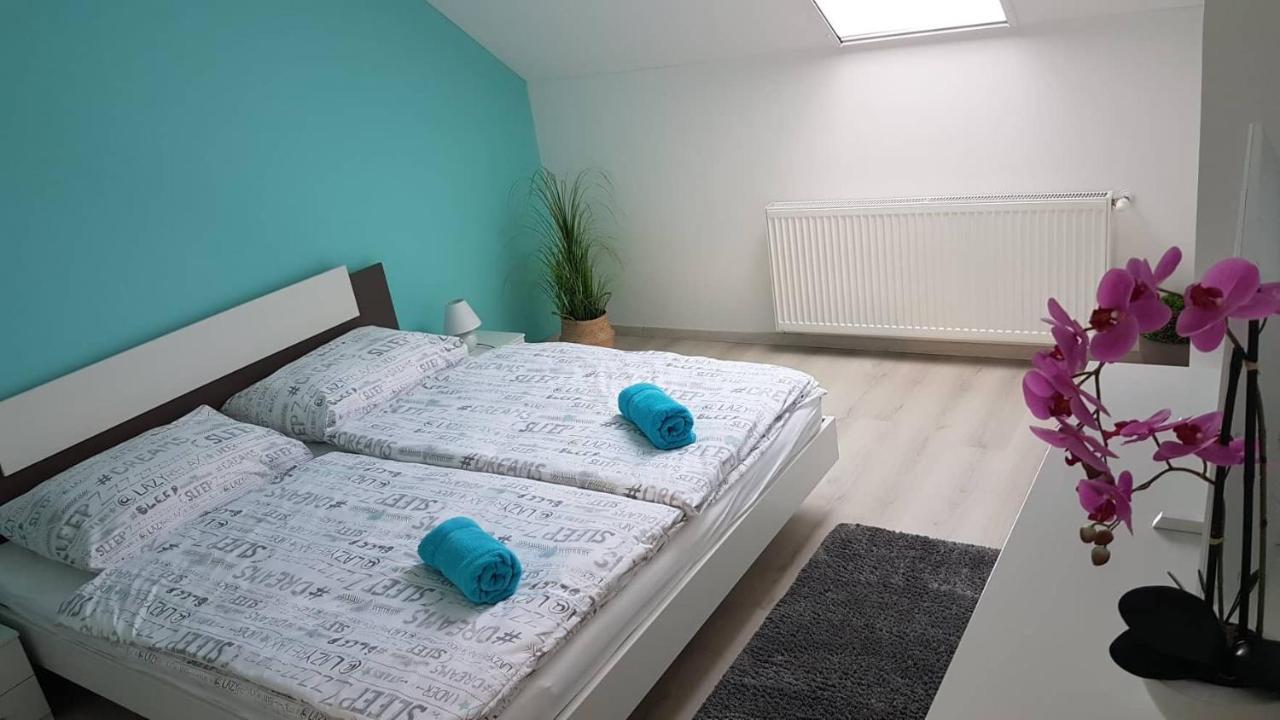 Promenad Apartman Mohacs Bagian luar foto