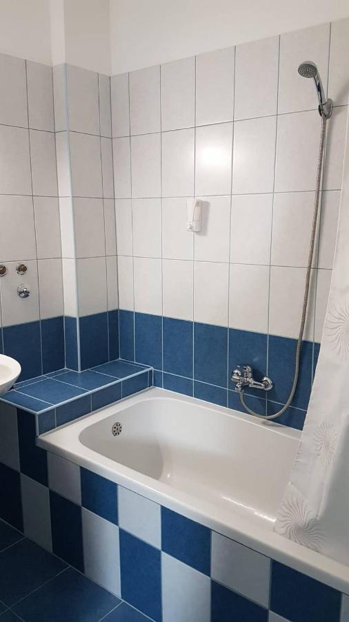 Promenad Apartman Mohacs Bagian luar foto